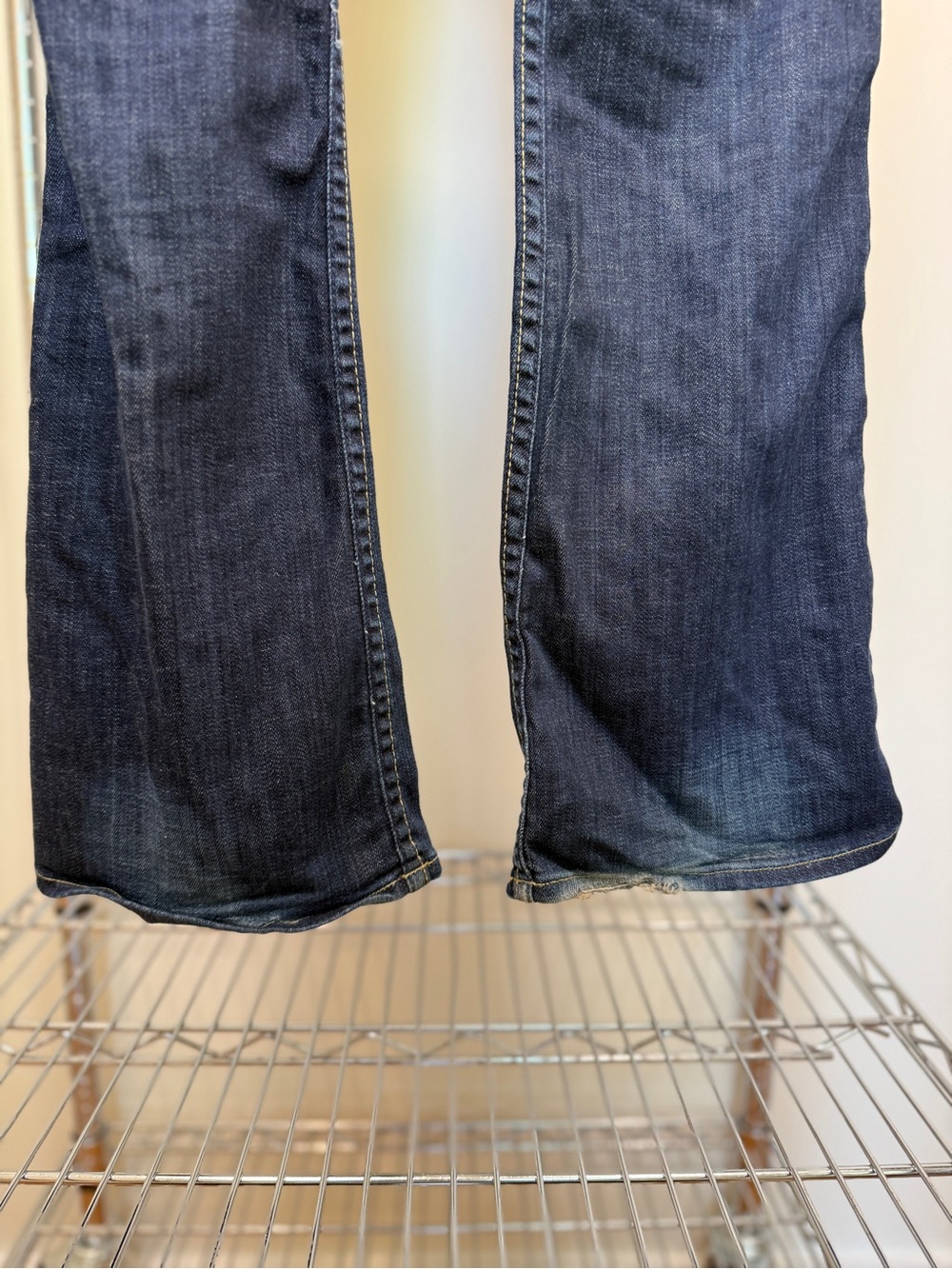 Hudson Flared Jeans – Size 28 - Picture 6 of 9